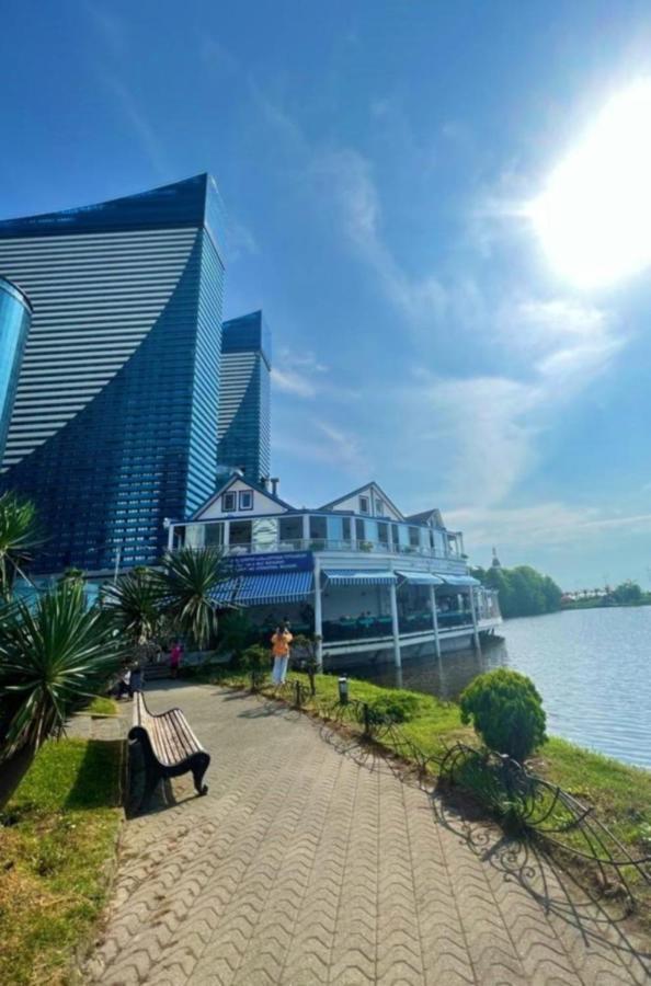 View & More Aparthotel In Batumi Exteriör bild