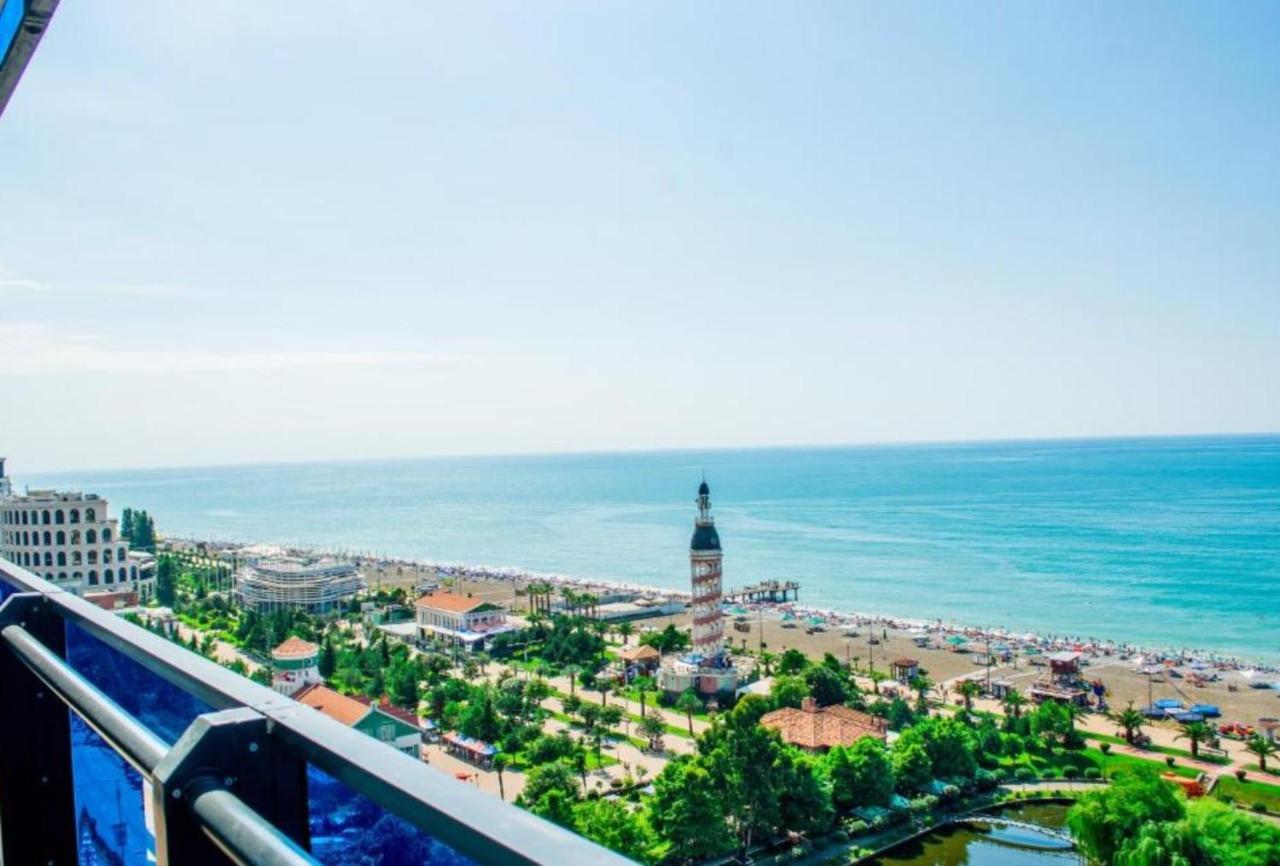 View & More Aparthotel In Batumi Exteriör bild