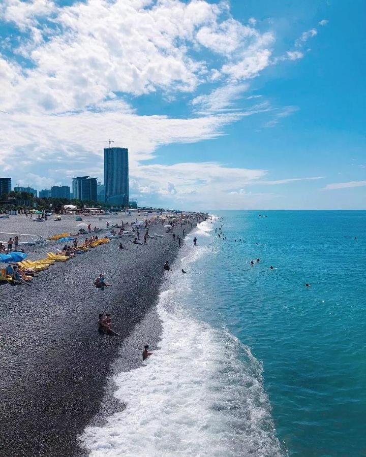 View & More Aparthotel In Batumi Exteriör bild